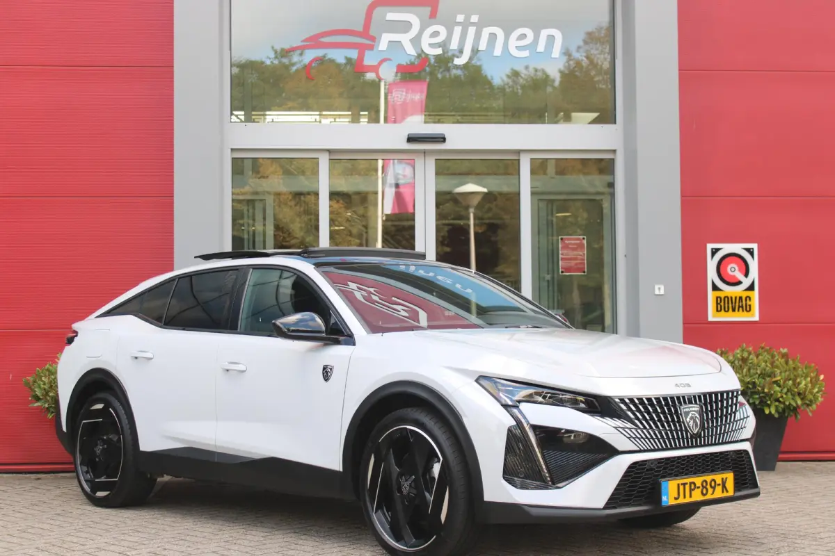 1.6 HYbrid 225PK GT ACTIERADIUS ELEK. WLTP 81-85KM | PANORAMA SCHUIF/KANTEL DAK | ELEKTRISCH VERSTELBARE VOORSTOELEN MET MASAGE FUNCTIE | VOORSTOELEN VERWARMBAAR | STUUR VERWARMING | SFEER V