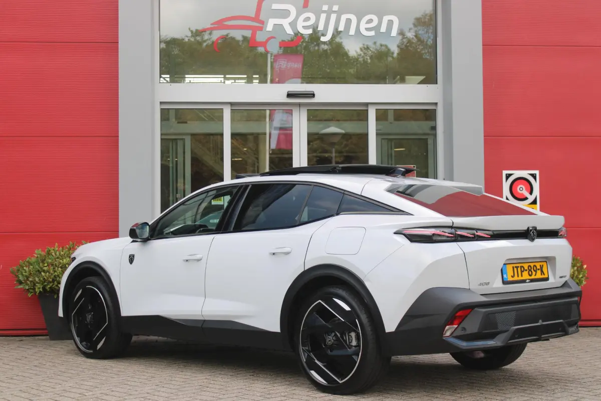 1.6 HYbrid 225PK GT ACTIERADIUS ELEK. WLTP 81-85KM | PANORAMA SCHUIF/KANTEL DAK | ELEKTRISCH VERSTELBARE VOORSTOELEN MET MASAGE FUNCTIE | VOORSTOELEN VERWARMBAAR | STUUR VERWARMING | SFEER V