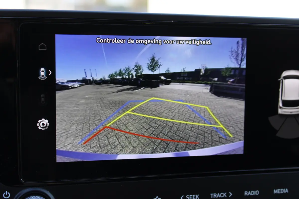 | Achteruitrijcamera | Airco (automatisch) | Airco (automatisch)