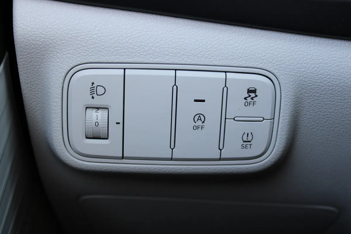 | Achteruitrijcamera | Airco (automatisch) | Airco (automatisch)