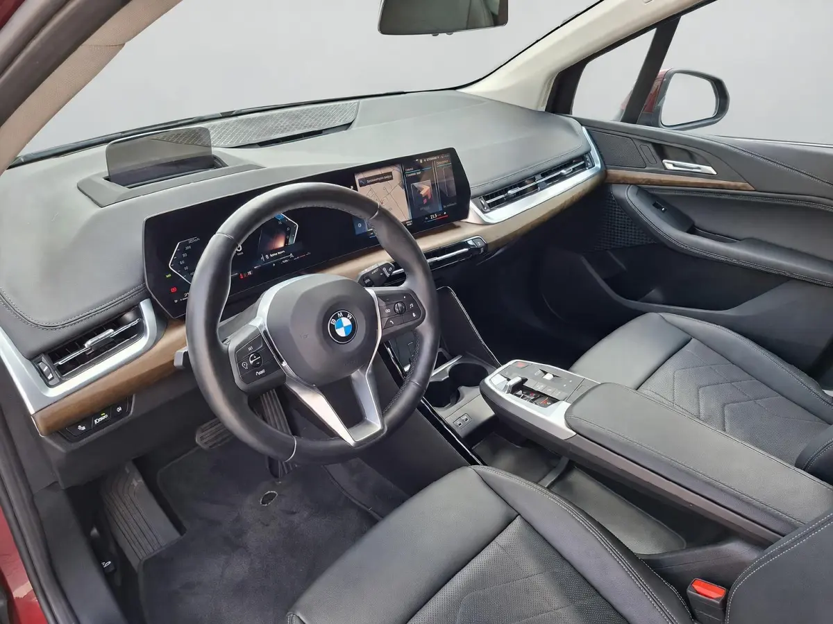 BMW 218i | 360° Camera | Head-Up Display | Leder | NL Auto | Rijklaarprijs BMW 2-serie Active Tourer 218i | 360° Camera | Head-Up Display | Leder | NL Auto | Rijklaarprijs