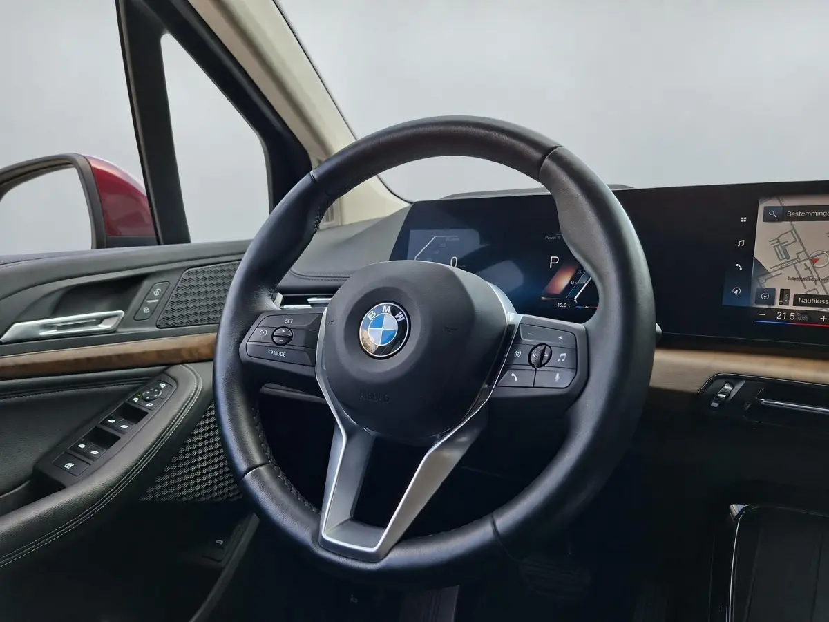BMW 218i | 360° Camera | Head-Up Display | Leder | NL Auto | Rijklaarprijs BMW 2-serie Active Tourer 218i | 360° Camera | Head-Up Display | Leder | NL Auto | Rijklaarprijs