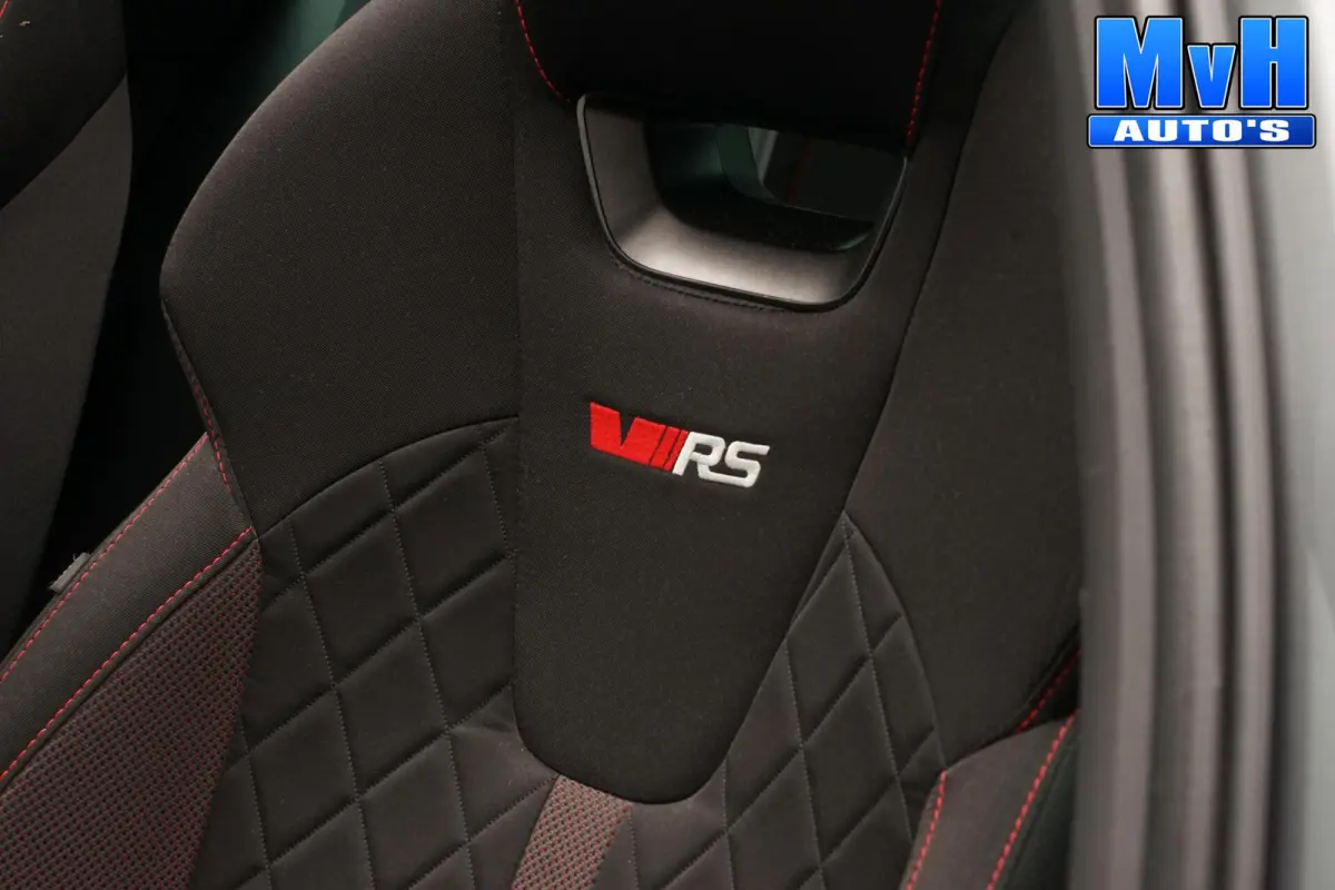 1.4 TSI RS PHEV Business|PANO|SOH.95%