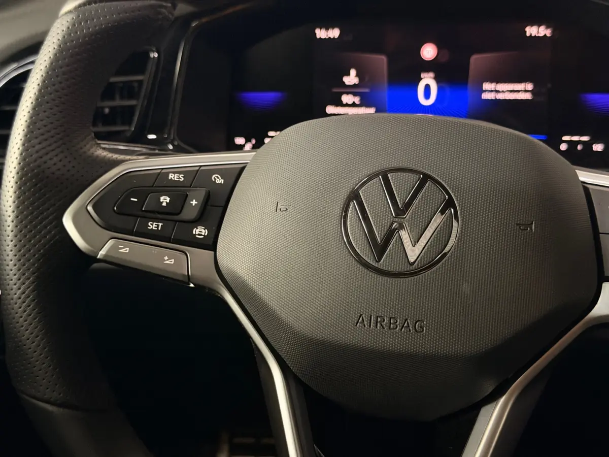 1.5 TSI R-Line Cam*Led*Keyless