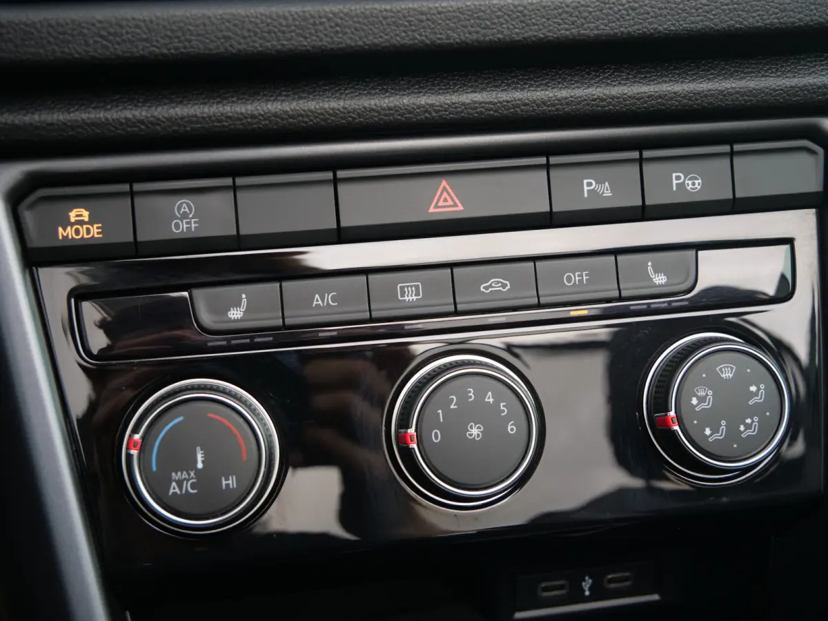 1.5 TSI R-Line 150 Pk Automaat Navi / DAB / Camera / Windscherm / Trekhaak