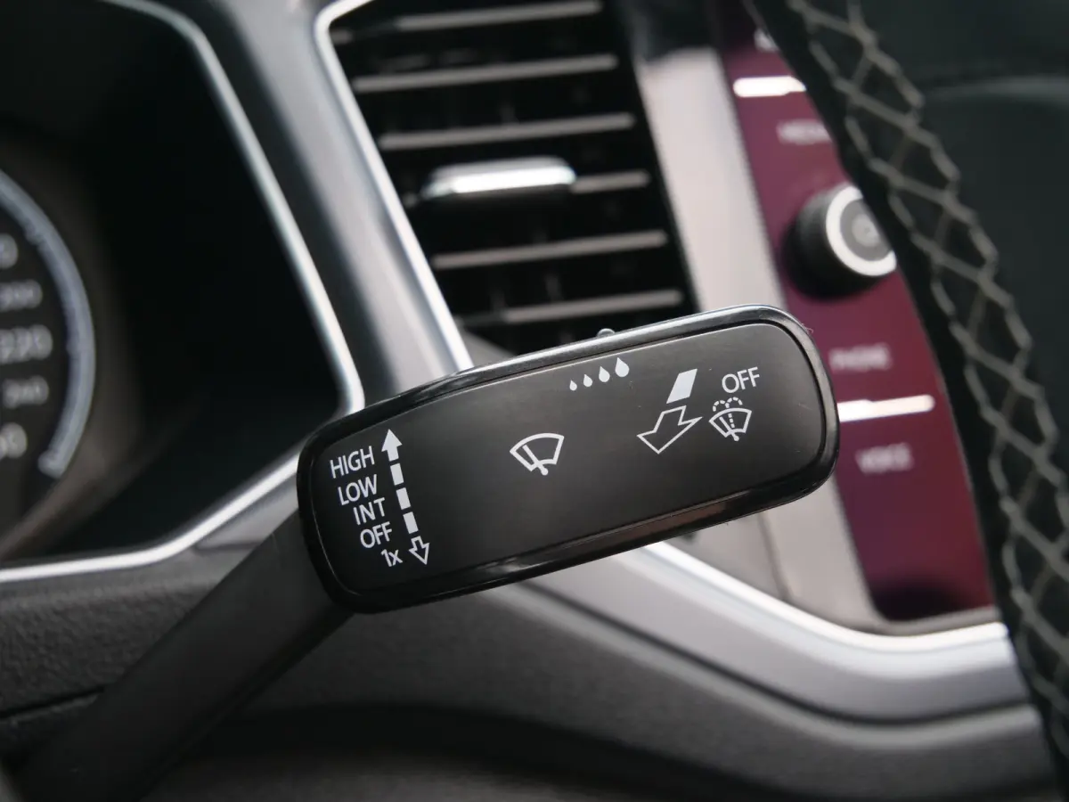 1.5 TSI R-Line 150 Pk Automaat Navi / DAB / Camera / Windscherm / Trekhaak