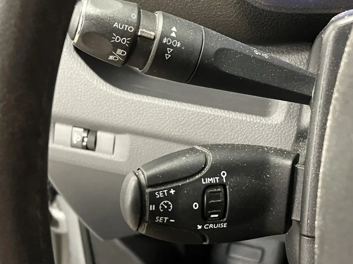 2.0 BlueHDI 120 XL Club Dubbele Cabine Apple CarPlay Navigatie Cruise Control Parkeersensoren Airco