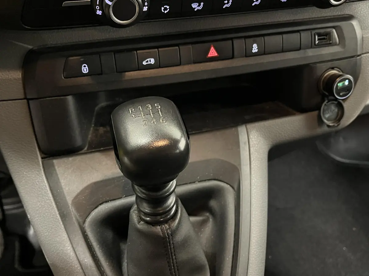 2.0 BlueHDI 120 XL Club Dubbele Cabine Apple CarPlay Navigatie Cruise Control Parkeersensoren Airco
