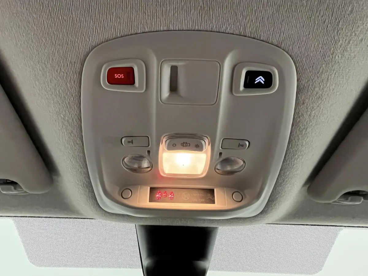 2.0 BlueHDI 120 XL Club Dubbele Cabine Apple CarPlay Navigatie Cruise Control Parkeersensoren Airco