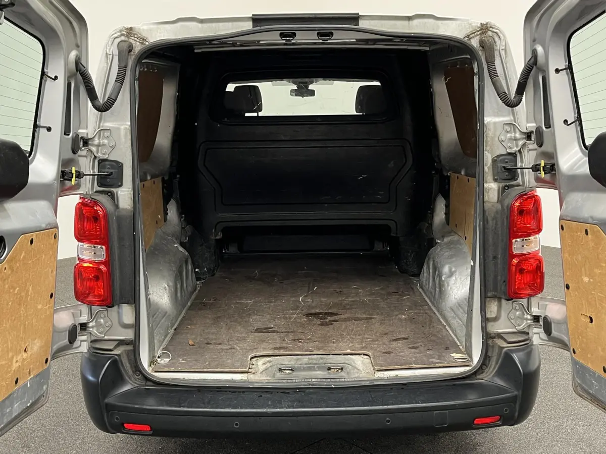 2.0 BlueHDI 120 XL Club Dubbele Cabine Apple CarPlay Navigatie Cruise Control Parkeersensoren Airco