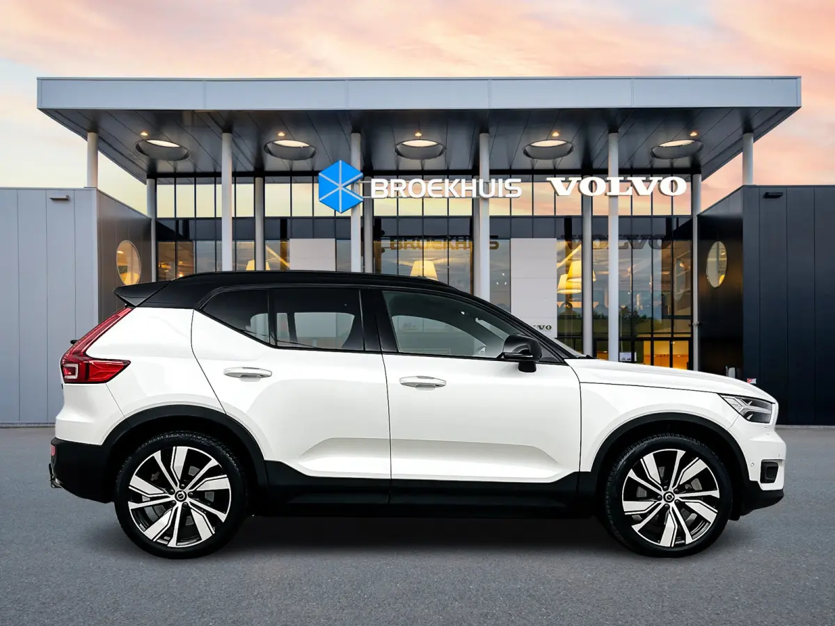 Pro 70kWh | 20" Allseason | Trekhaak | Leder/Nubuck | Panoramadak | 360 Camera | Elektr. verst. Stoelen | Harman Kardon | Full LED | Warmtepomp