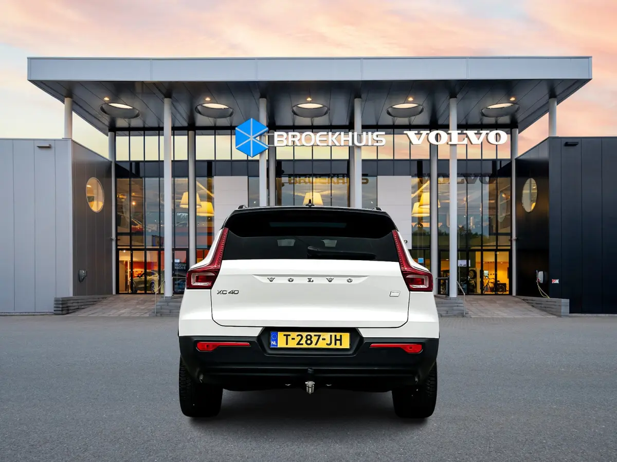 Pro 70kWh | 20" Allseason | Trekhaak | Leder/Nubuck | Panoramadak | 360 Camera | Elektr. verst. Stoelen | Harman Kardon | Full LED | Warmtepomp