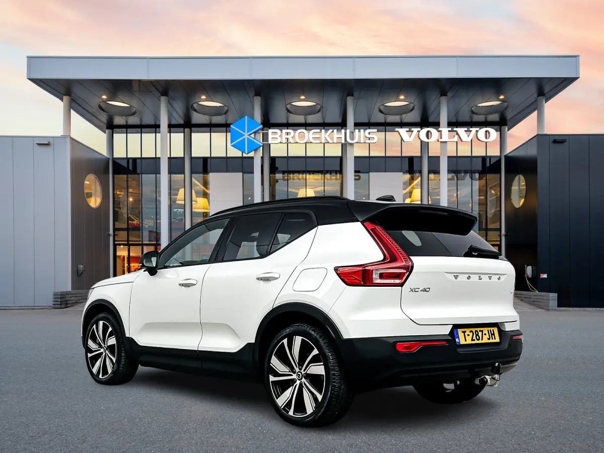 Pro 70kWh | 20" Allseason | Trekhaak | Leder/Nubuck | Panoramadak | 360 Camera | Elektr. verst. Stoelen | Harman Kardon | Full LED | Warmtepomp