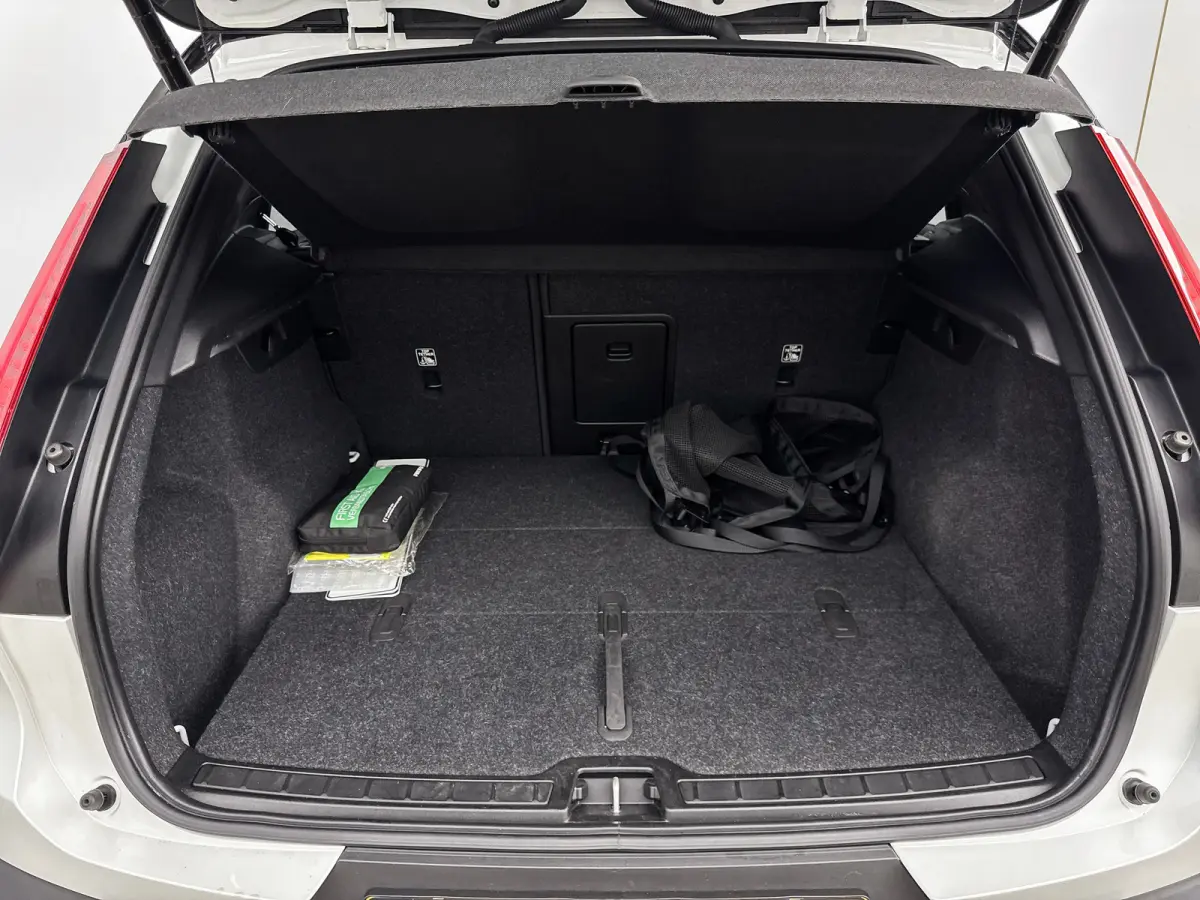 Pro 70kWh | 20" Allseason | Trekhaak | Leder/Nubuck | Panoramadak | 360 Camera | Elektr. verst. Stoelen | Harman Kardon | Full LED | Warmtepomp