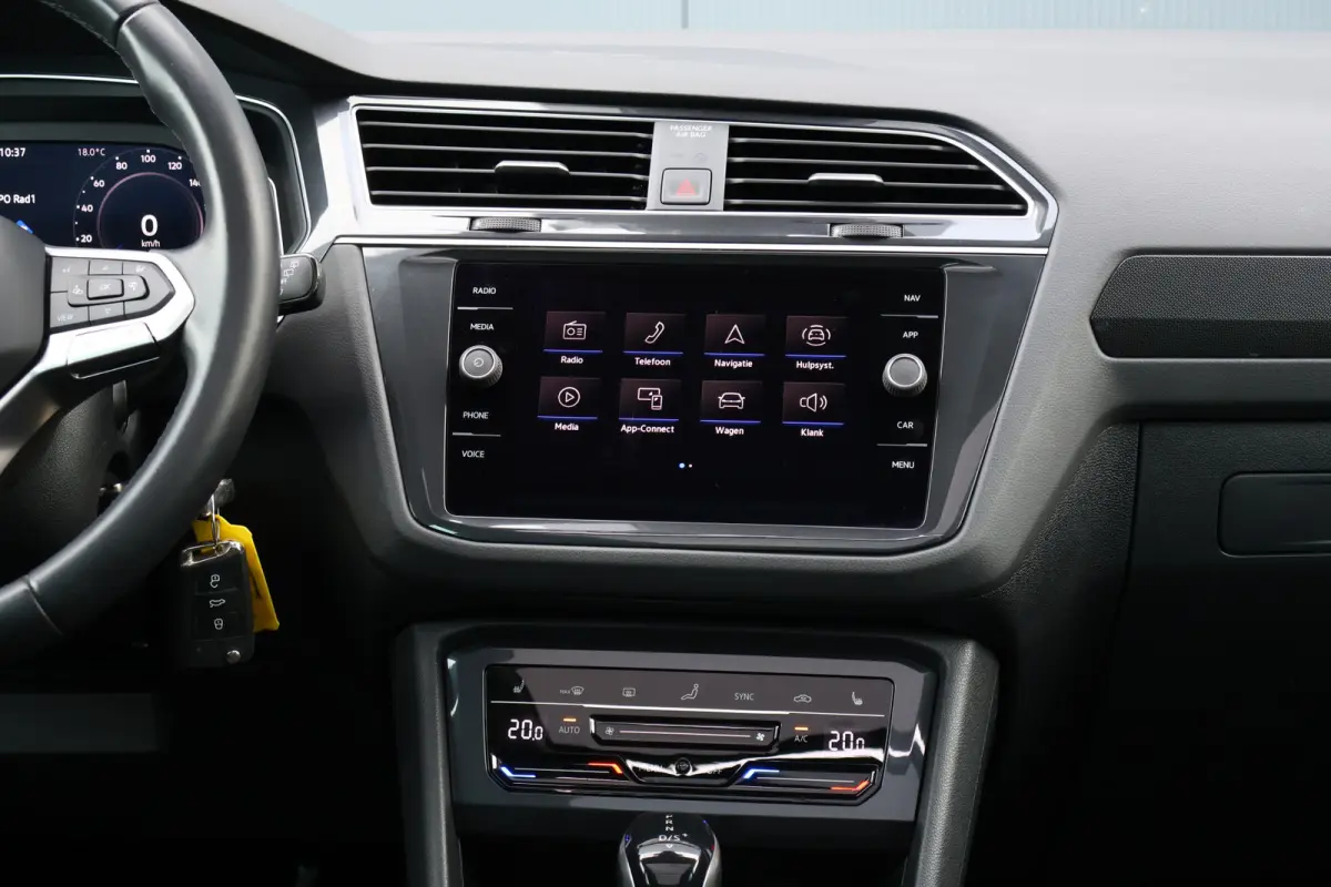 1.5 TSI Elegance 150pk Automaat | Panoramadak | Head-Up | IQ Light | Stoelverwarming V+A | Active Info Display | 18 Inch