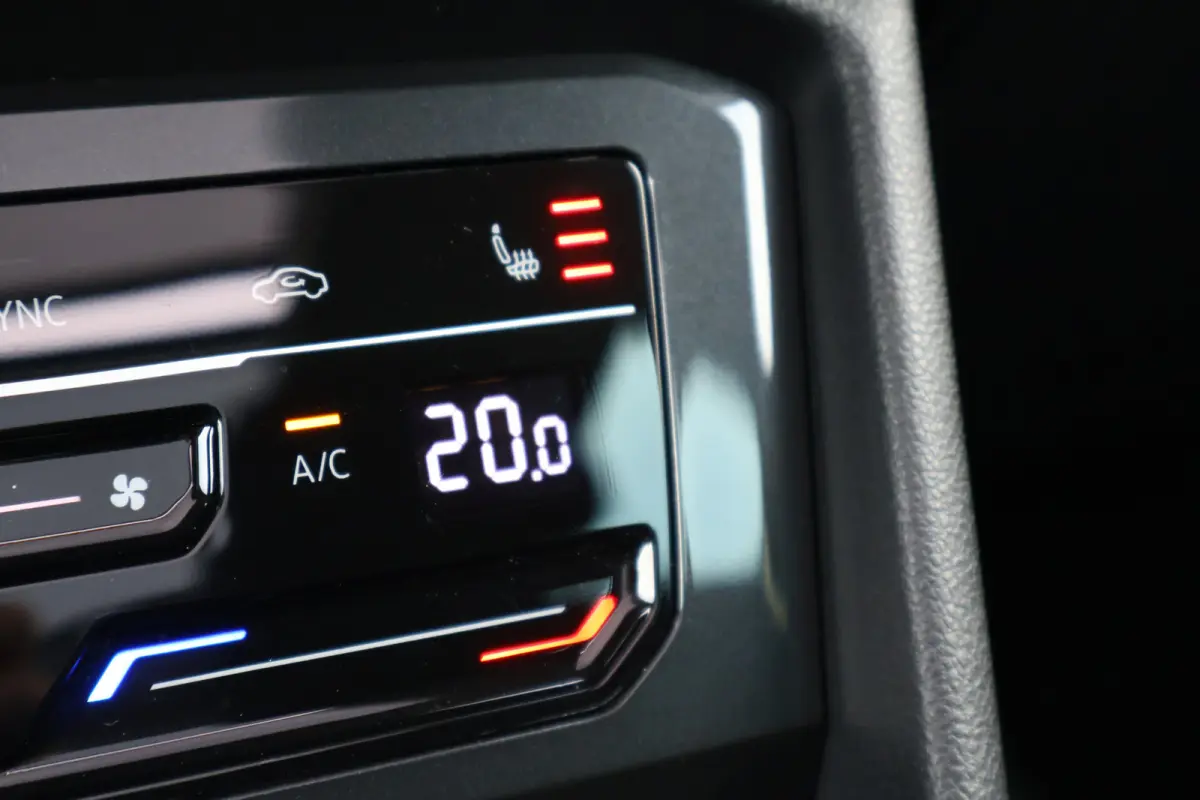 1.5 TSI Elegance 150pk Automaat | Panoramadak | Head-Up | IQ Light | Stoelverwarming V+A | Active Info Display | 18 Inch