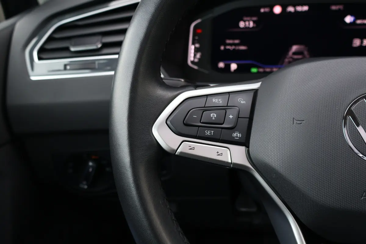 1.5 TSI Elegance 150pk Automaat | Panoramadak | Head-Up | IQ Light | Stoelverwarming V+A | Active Info Display | 18 Inch