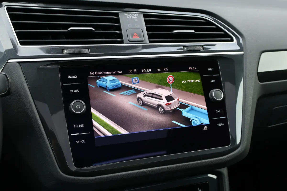 1.5 TSI Elegance 150pk Automaat | Panoramadak | Head-Up | IQ Light | Stoelverwarming V+A | Active Info Display | 18 Inch