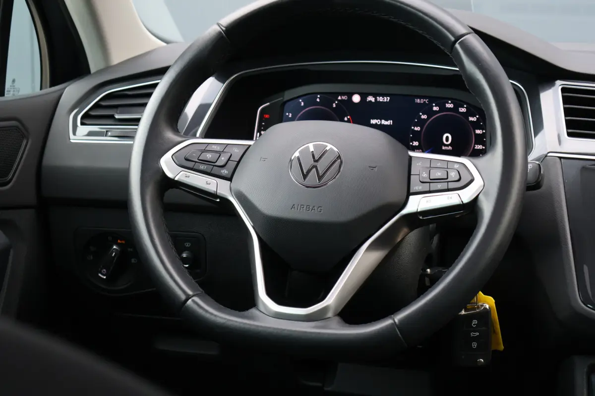 1.5 TSI Elegance 150pk Automaat | Panoramadak | Head-Up | IQ Light | Stoelverwarming V+A | Active Info Display | 18 Inch
