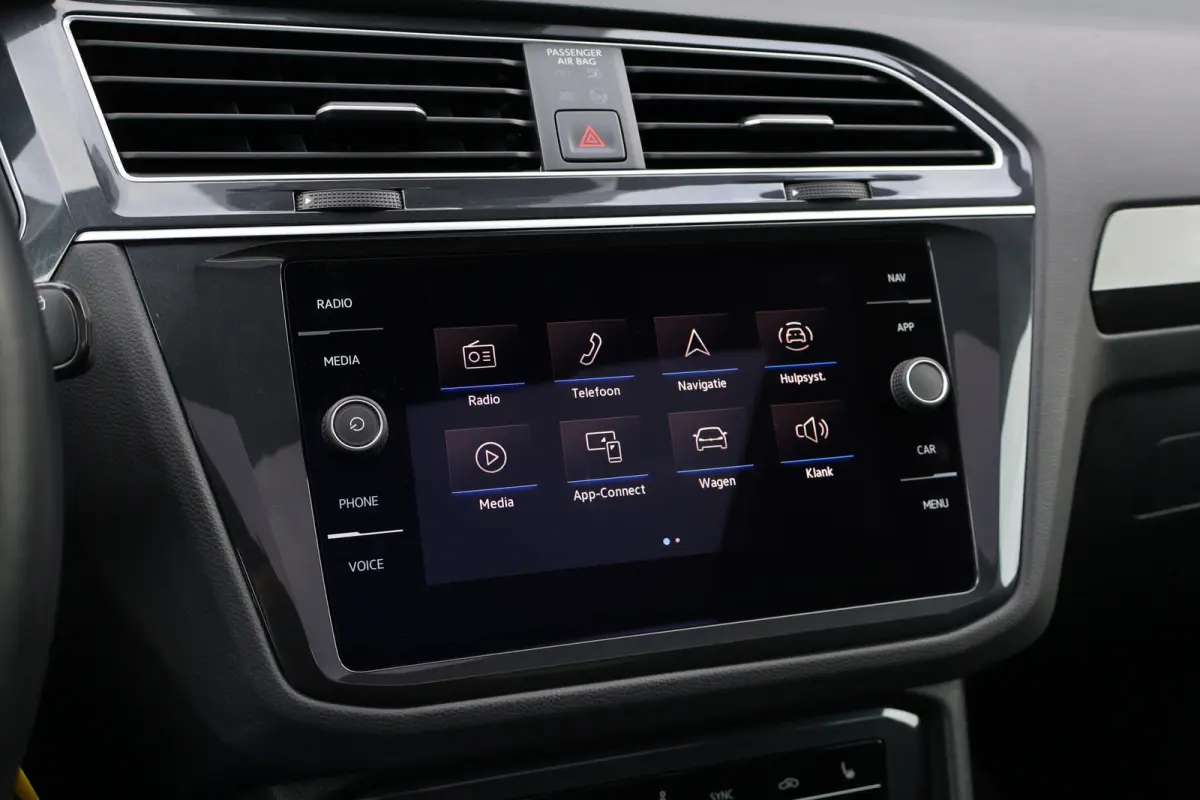 1.5 TSI Elegance 150pk Automaat | Panoramadak | Head-Up | IQ Light | Stoelverwarming V+A | Active Info Display | 18 Inch