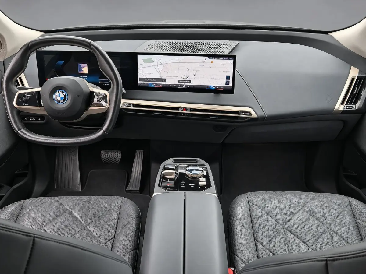 xDrive40 Business Edition Plus 77kWh | SOH 98,3% | Head-up | Camera