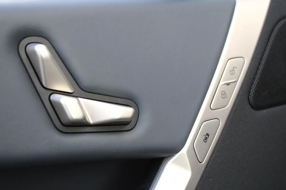 xDrive40 Business Edition Plus 77kWh | SOH 98,3% | Head-up | Camera