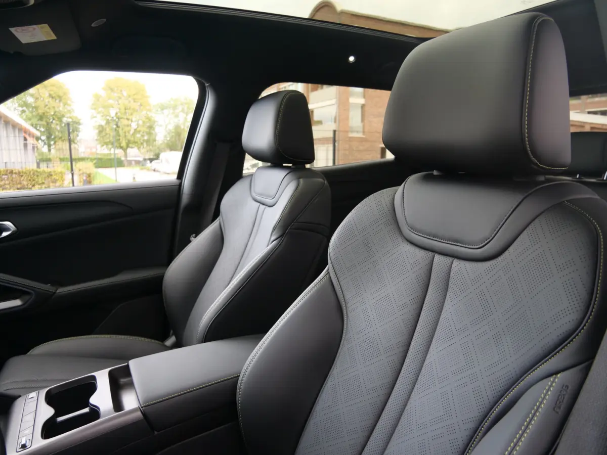 1.5 DM-i Boost 213 Pk Automaat Apple Carplay / Navi / DAB / Camera's / Stoelverwarming / Panodak