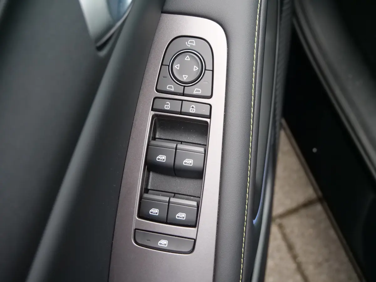 1.5 DM-i Boost 213 Pk Automaat Apple Carplay / Navi / DAB / Camera's / Stoelverwarming / Panodak