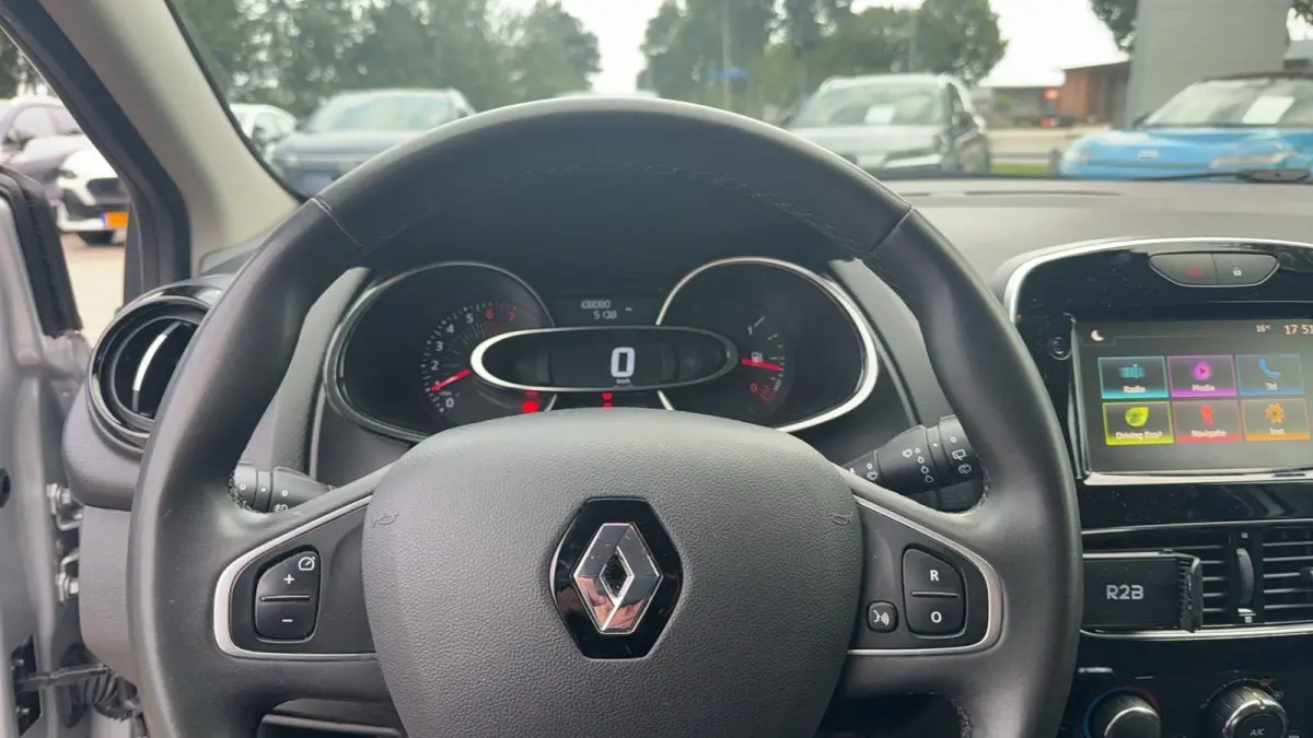 TCe 90 Limited | Trekhaak | Navigatie | Parkeersensoren |
