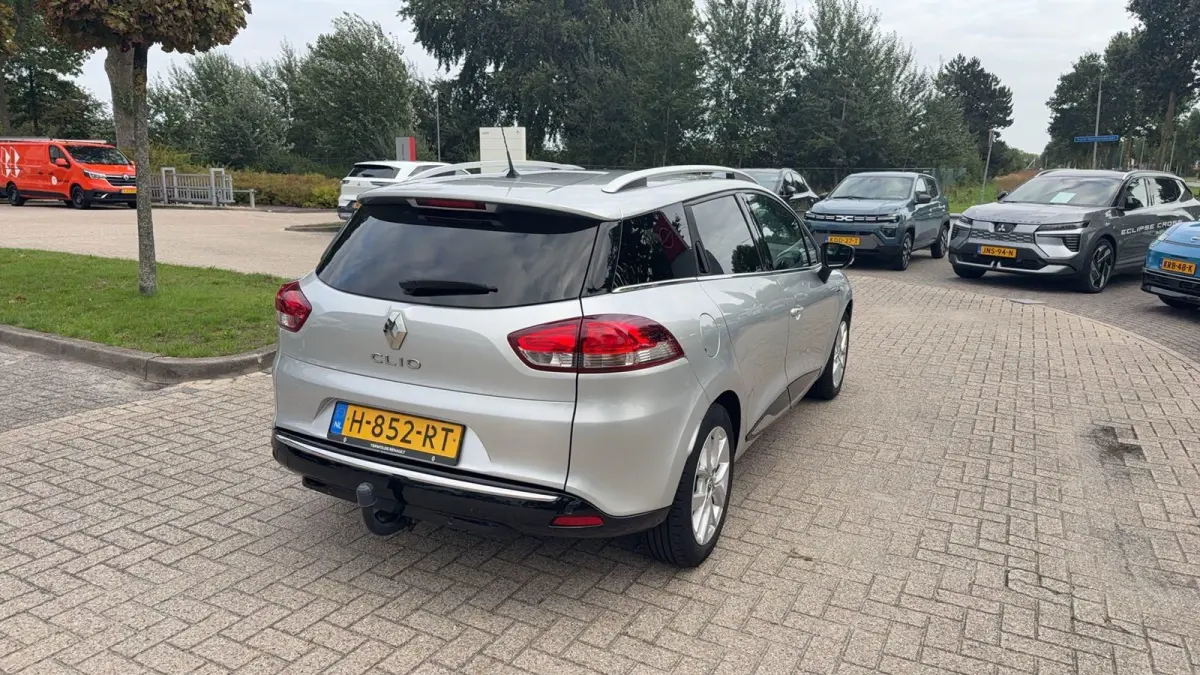 TCe 90 Limited | Trekhaak | Navigatie | Parkeersensoren |