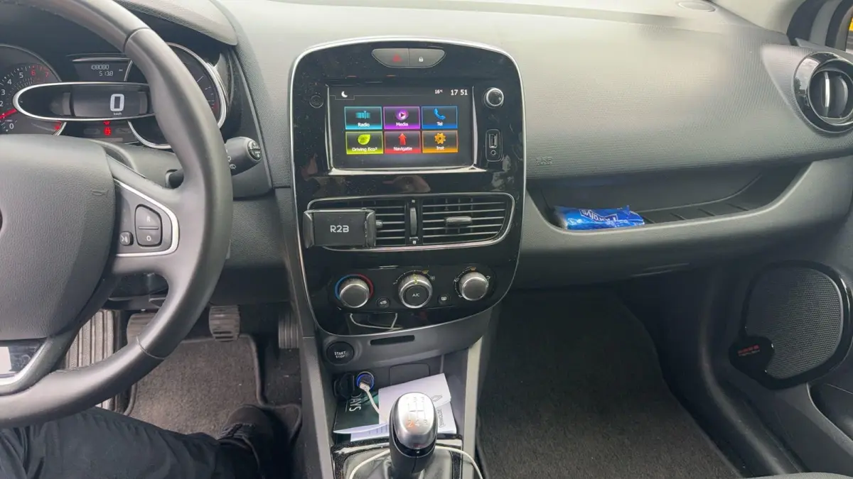 TCe 90 Limited | Trekhaak | Navigatie | Parkeersensoren |