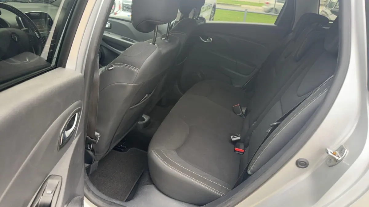 TCe 90 Limited | Trekhaak | Navigatie | Parkeersensoren |