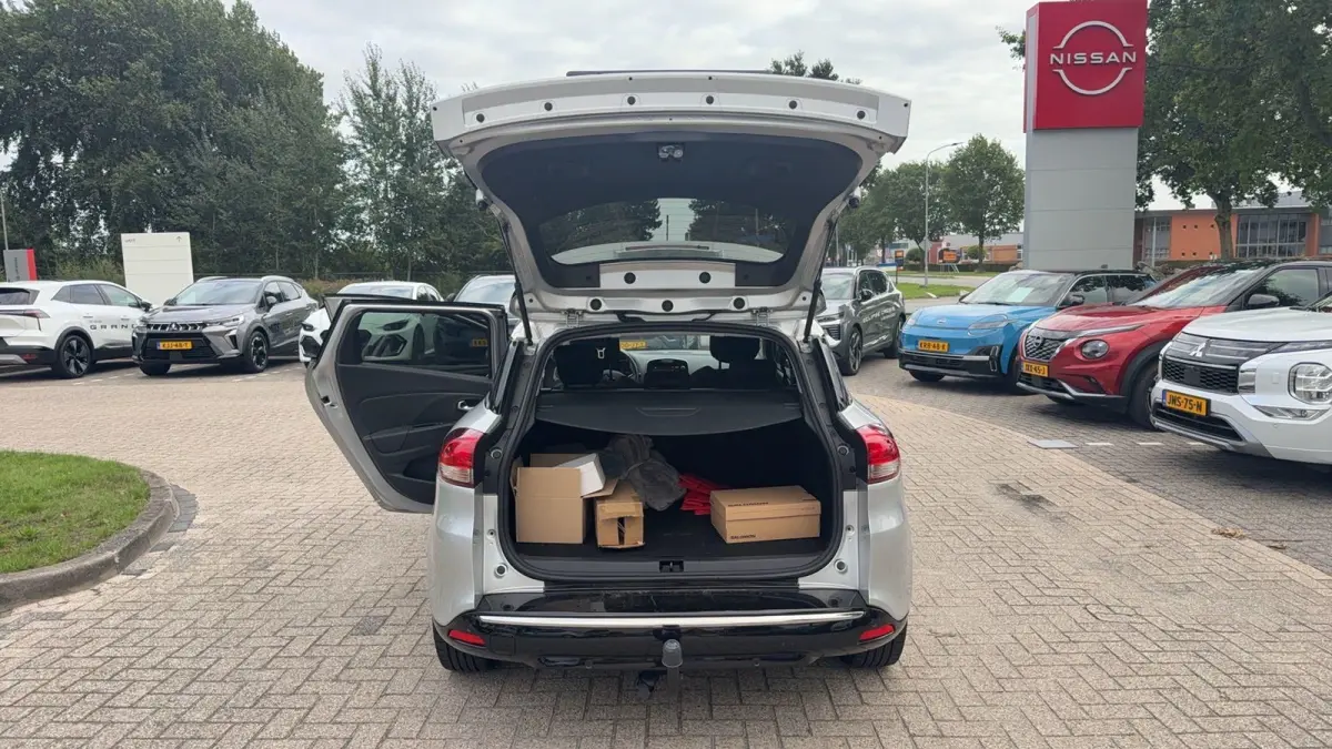 TCe 90 Limited | Trekhaak | Navigatie | Parkeersensoren |