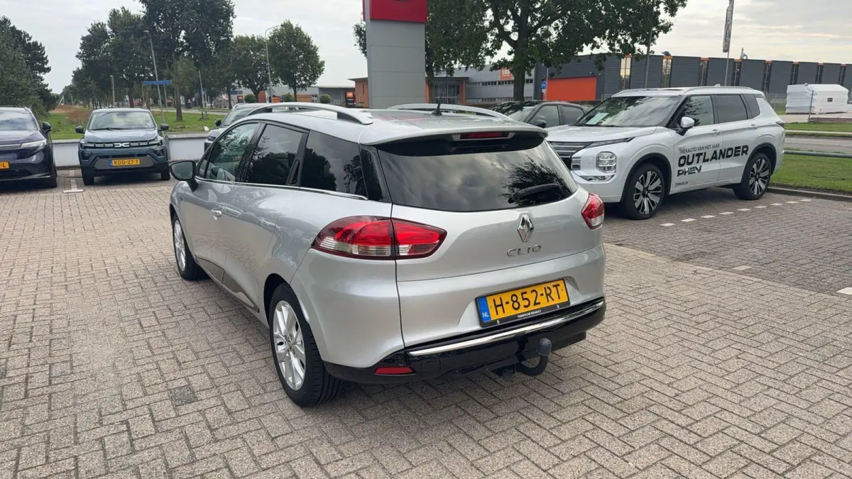TCe 90 Limited | Trekhaak | Navigatie | Parkeersensoren |