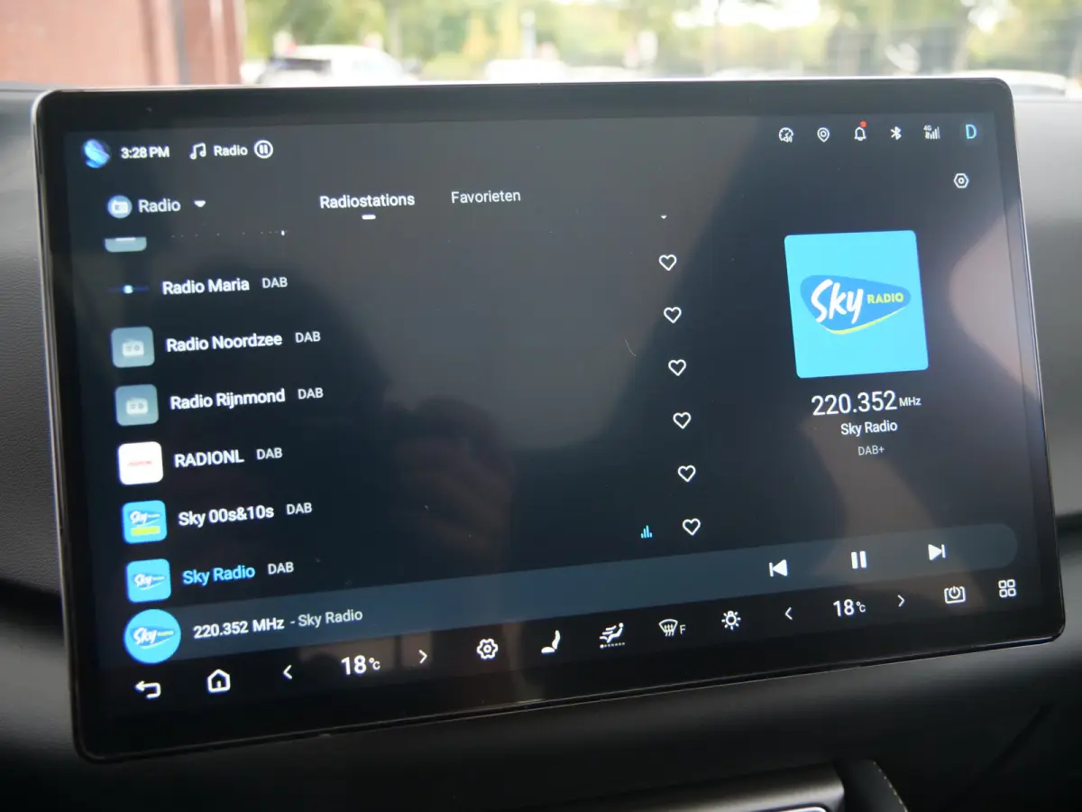 1.5 DM-i Boost 213 Pk Automaat Apple Carplay / Navi / DAB / Camera's / Stoelverwarming / Panodak
