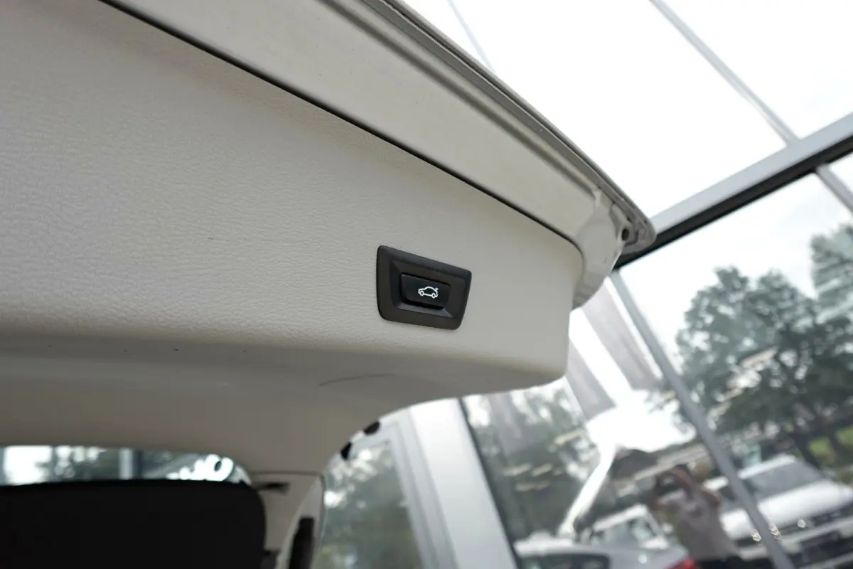 XDrive20i High Executive NAVI LEDER LED VOL