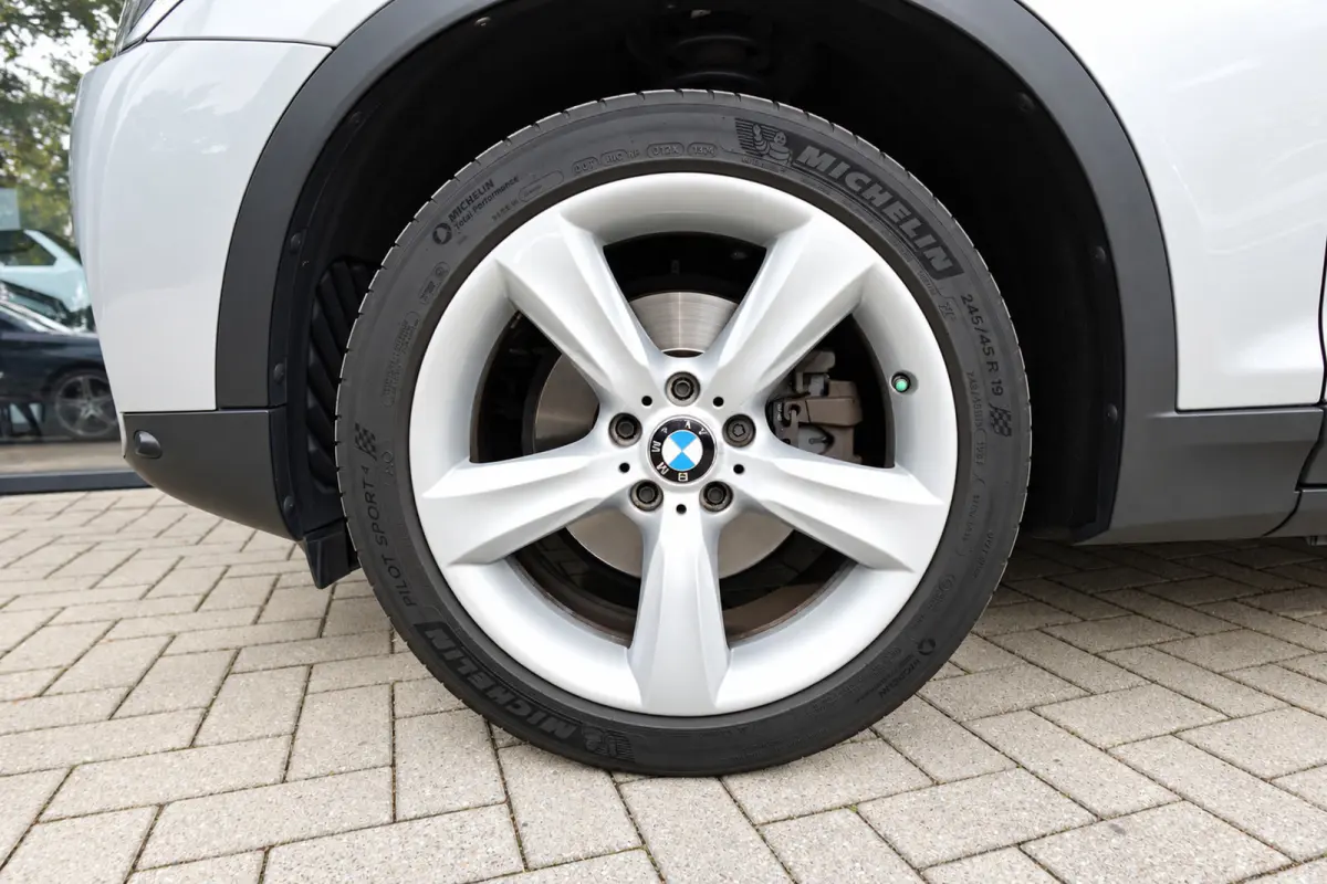 XDrive20i High Executive NAVI LEDER LED VOL