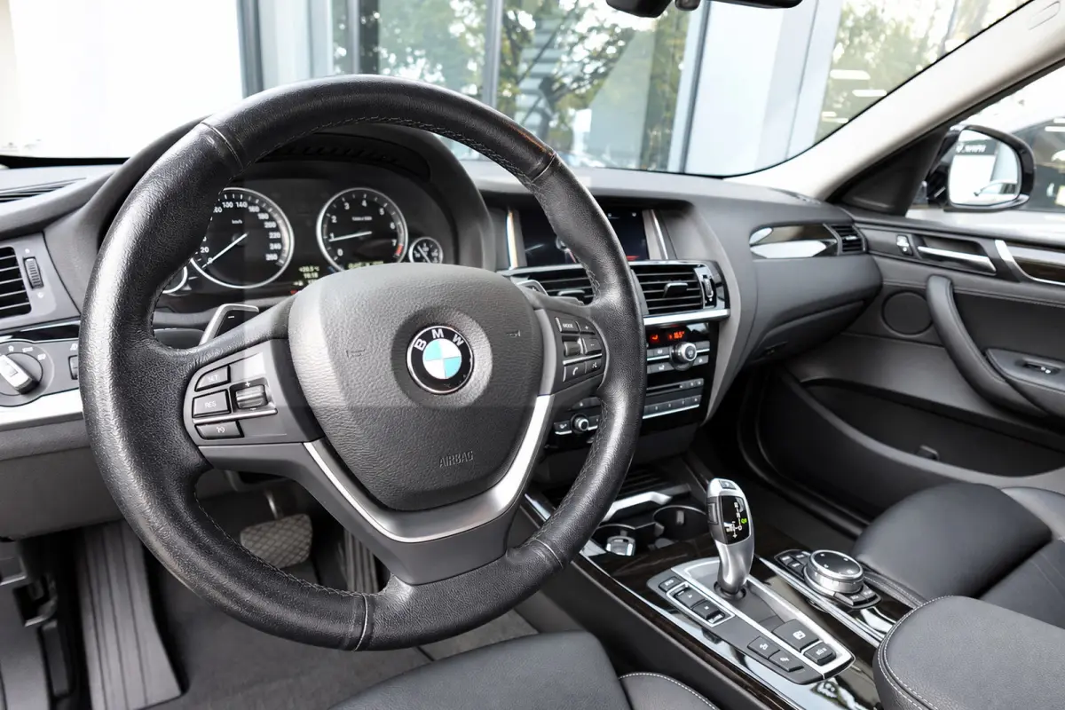 XDrive20i High Executive NAVI LEDER LED VOL