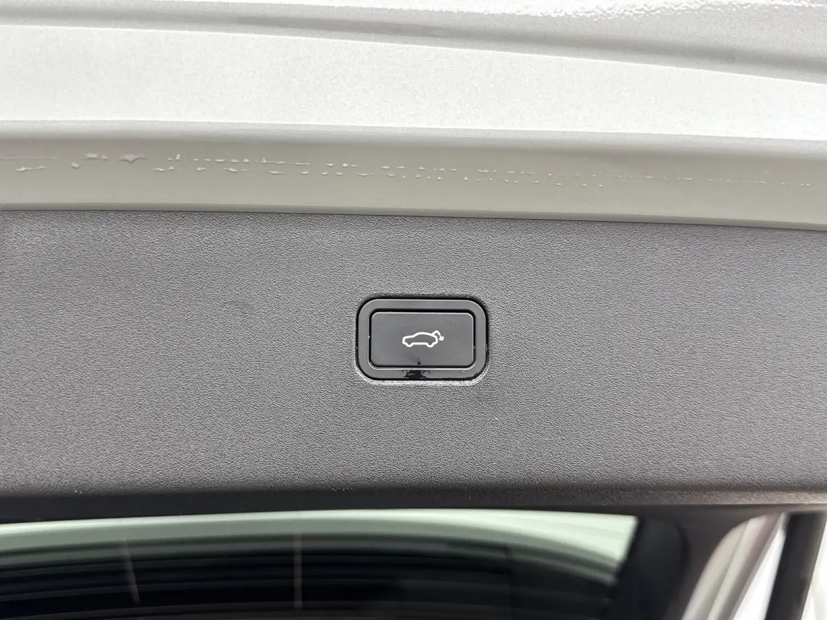 Single Motor Extended Range Plus 69 kWh | 19" | Stoel/Stuurverwarming | Warmtepomp | Getint Glas | Harman Kardon | Adaptieve Cruise | BLIS | Keyless