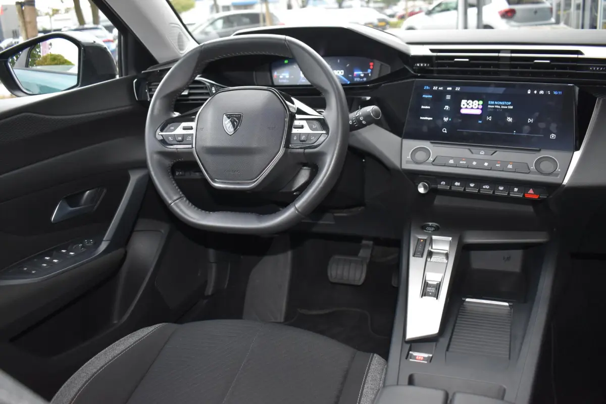 1.2 PureTech Active Pack CARPLAY LMV TREKHAAK