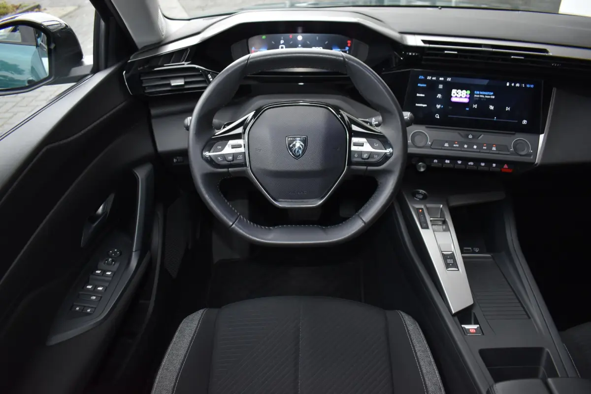 1.2 PureTech Active Pack CARPLAY LMV TREKHAAK