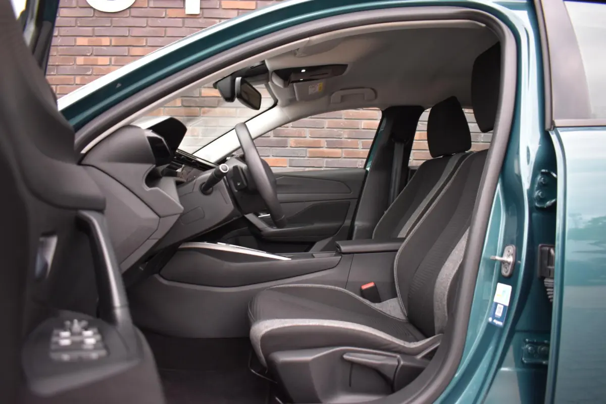 1.2 PureTech Active Pack CARPLAY LMV TREKHAAK