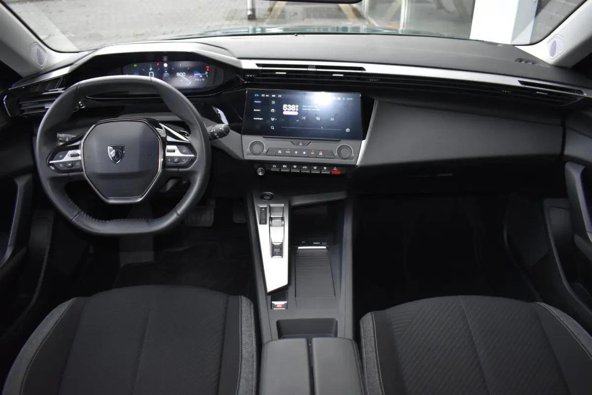 1.2 PureTech Active Pack CARPLAY LMV TREKHAAK