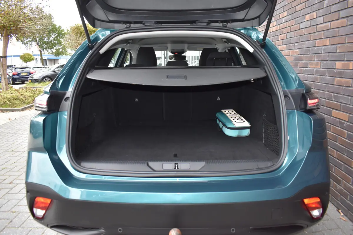 1.2 PureTech Active Pack CARPLAY LMV TREKHAAK