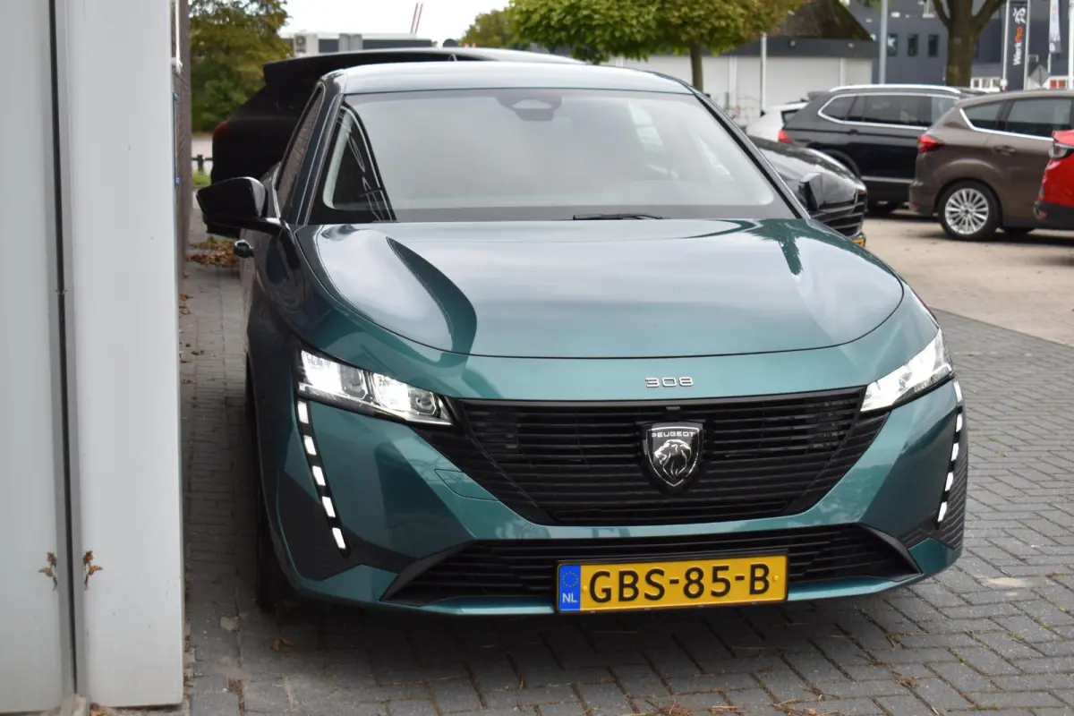 1.2 PureTech Active Pack CARPLAY LMV TREKHAAK