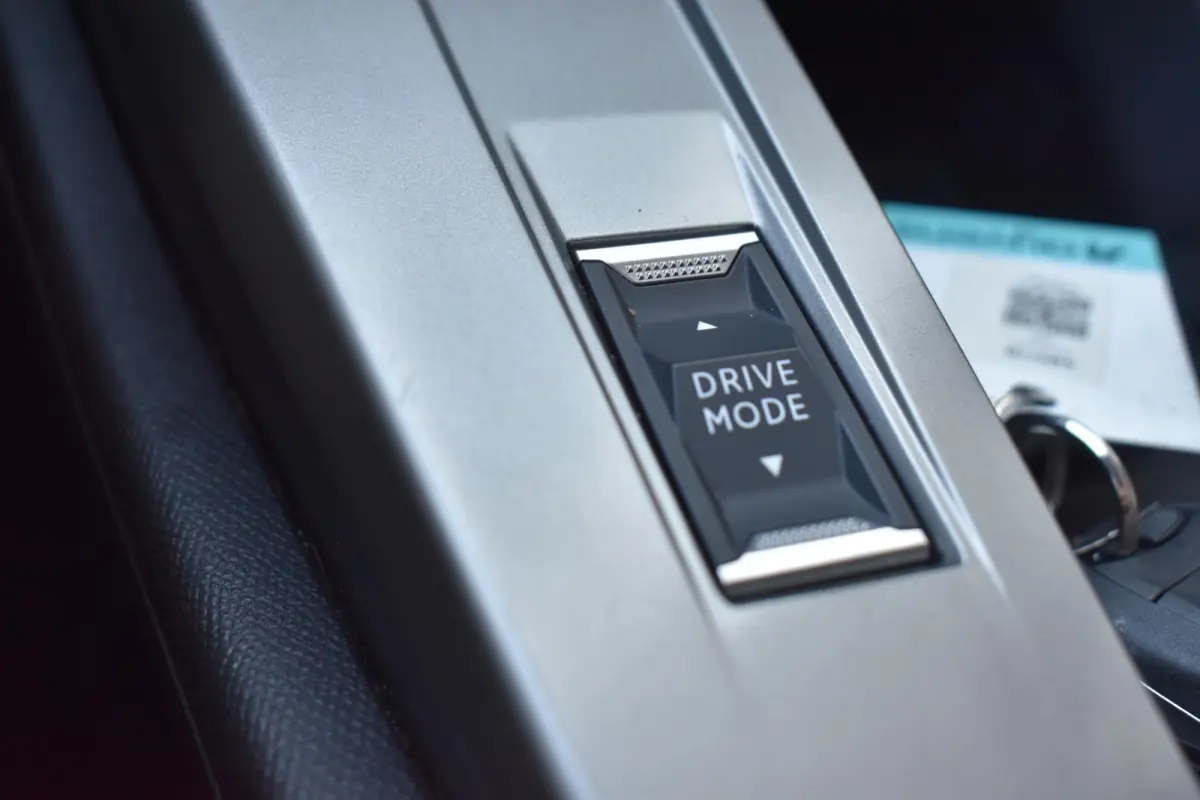 1.2 PureTech Active Pack CARPLAY LMV TREKHAAK
