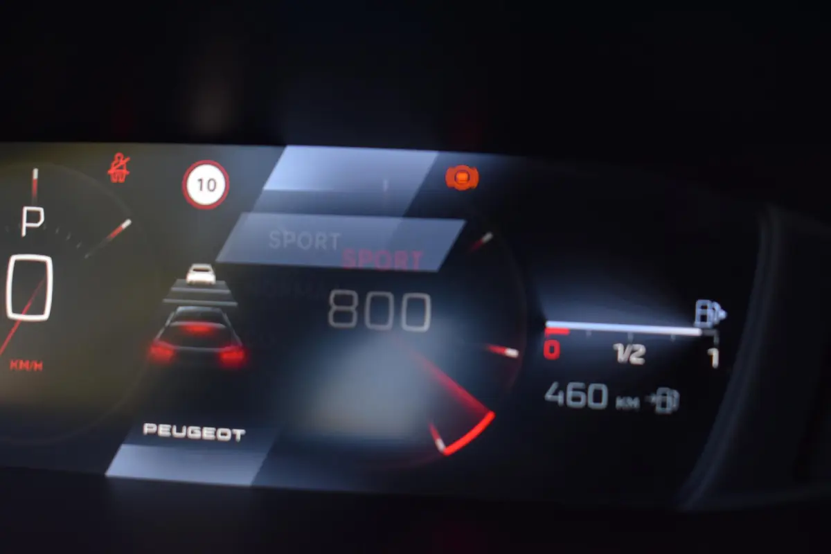 1.2 PureTech Active Pack CARPLAY LMV TREKHAAK