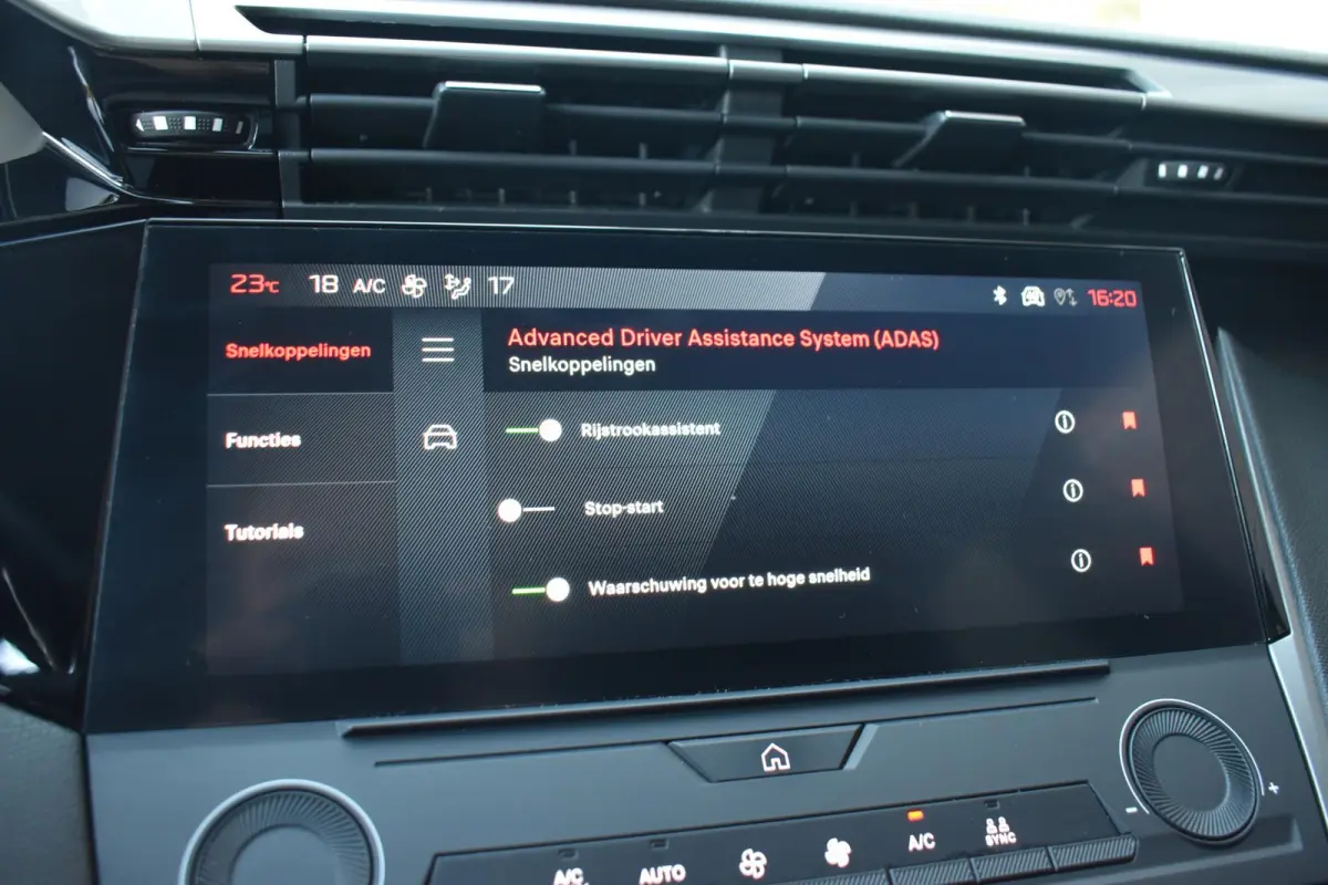1.2 PureTech Active Pack CARPLAY LMV TREKHAAK