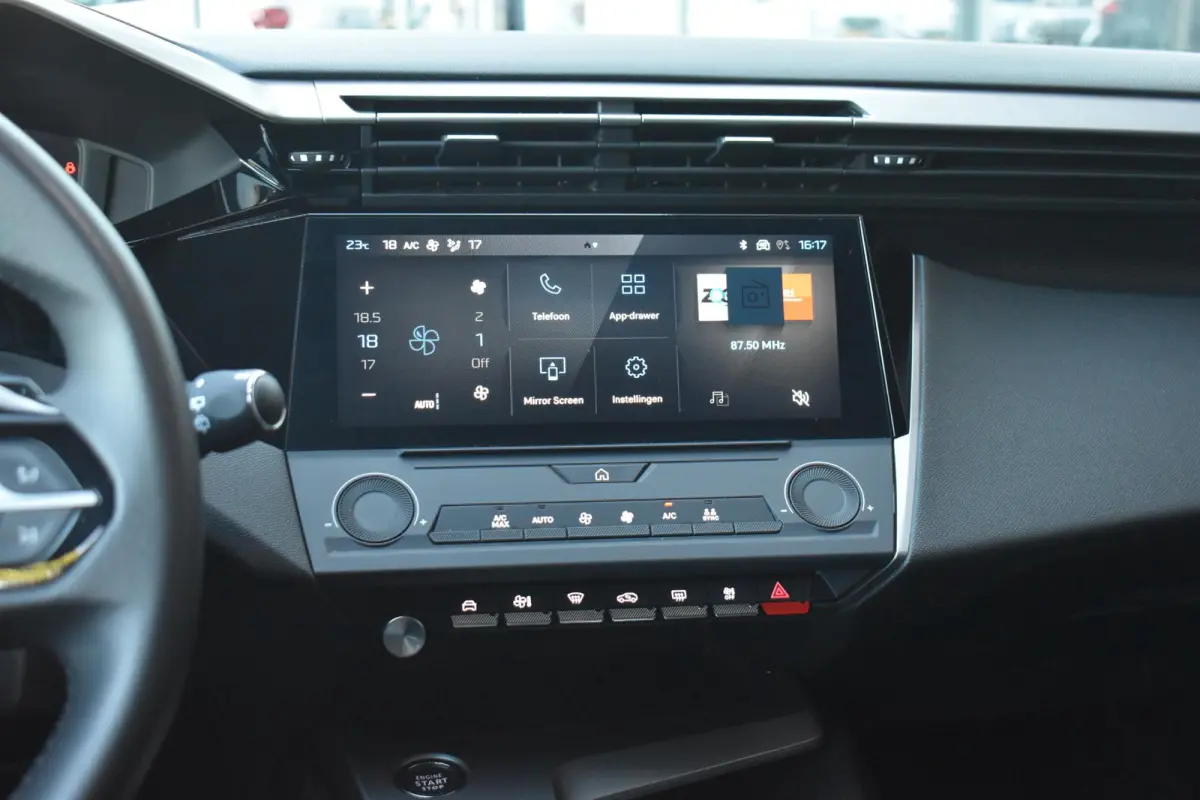1.2 PureTech Active Pack CARPLAY LMV TREKHAAK