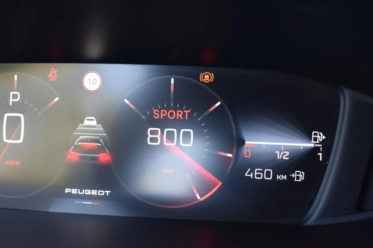 1.2 PureTech Active Pack CARPLAY LMV TREKHAAK